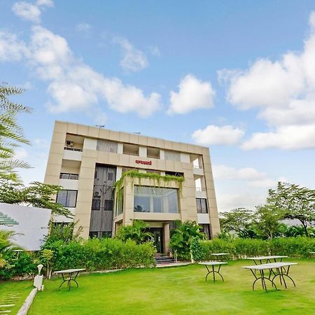 Oyo 48352 Hotel Bhagyalaxmi Kāla Kültér fotó