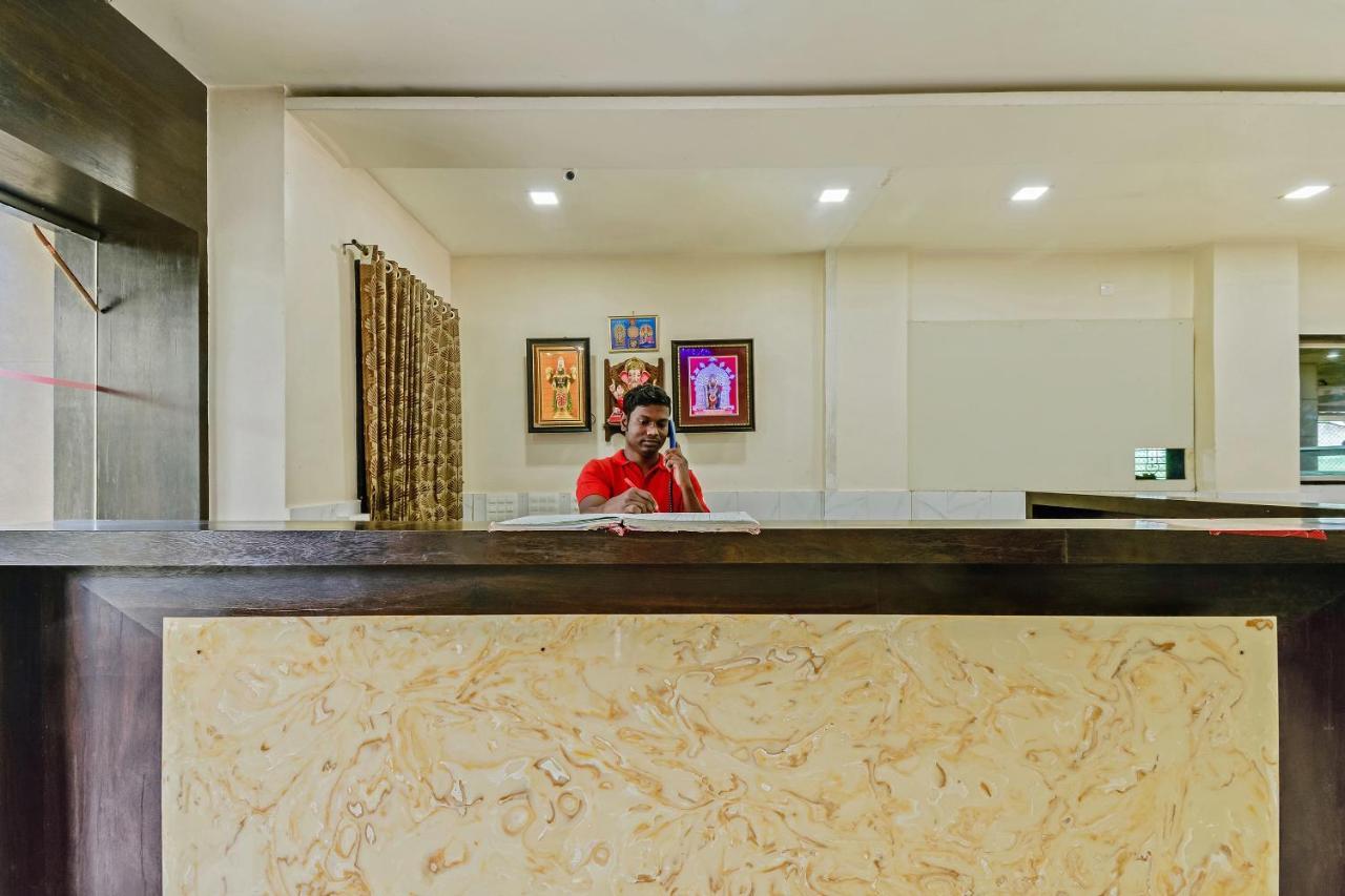 Oyo 48352 Hotel Bhagyalaxmi Kāla Kültér fotó