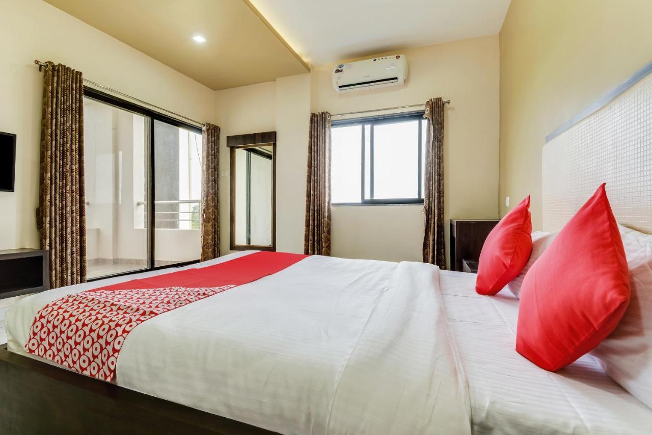 Oyo 48352 Hotel Bhagyalaxmi Kāla Kültér fotó