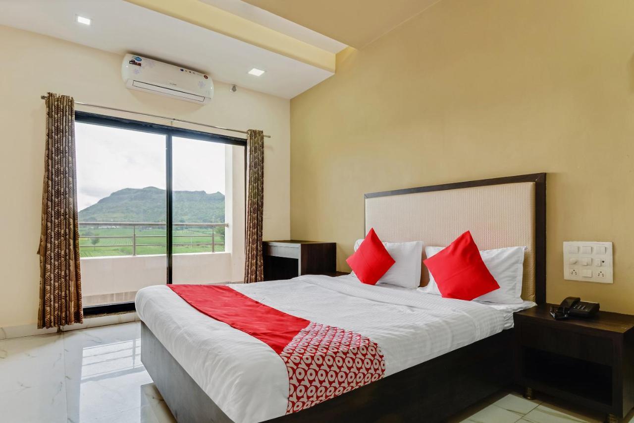 Oyo 48352 Hotel Bhagyalaxmi Kāla Kültér fotó